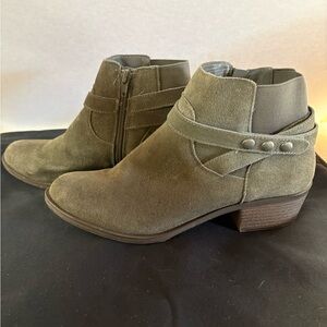Kensie Suede Olive Ankle Booties